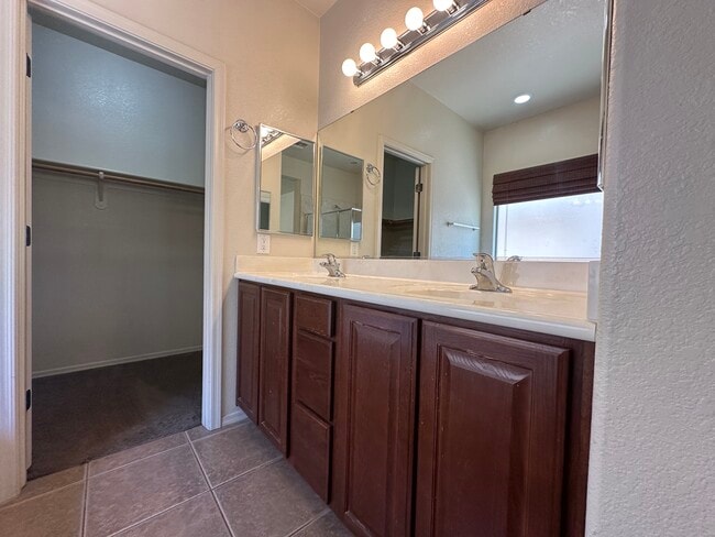 Building Photo - 1210 Paso Robles Ave