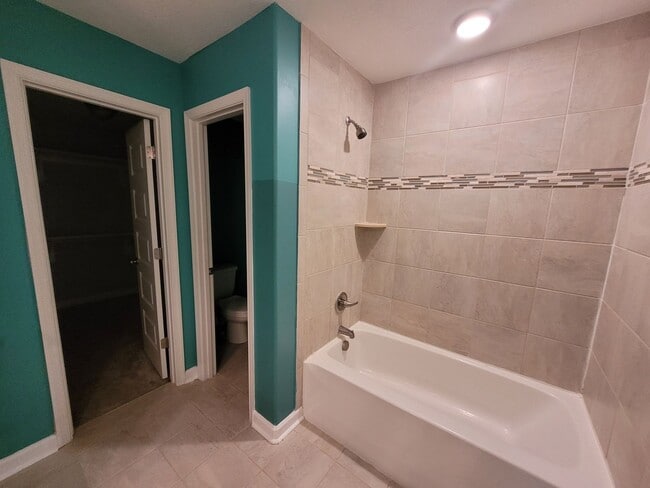 Building Photo - Beautiful 4 Bedroom, 2.5 Bath Home
