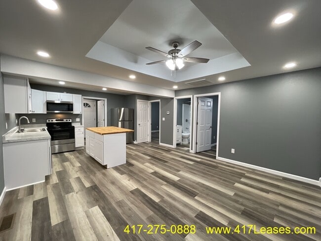 Primary Photo - 2126 N Park Ave
