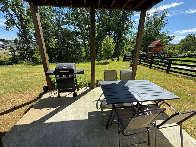 Building Photo - 5575 Coltman Dr