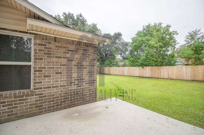Building Photo - 1253 Roberts Way
