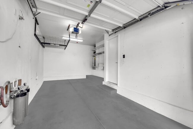 Building Photo - 7470 Margollini St