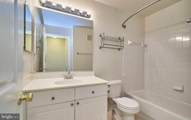 Building Photo - 12827 Fair Briar Ln