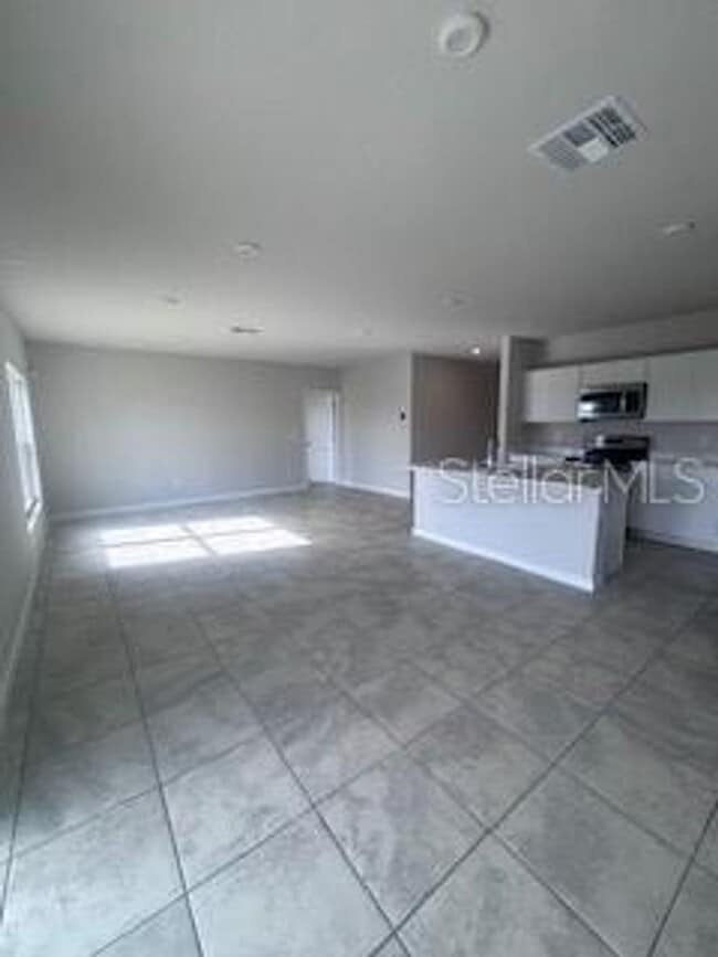 Building Photo - Haines City Charmer