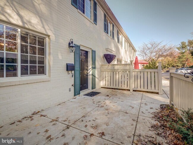Building Photo - 5210 Maris Ave