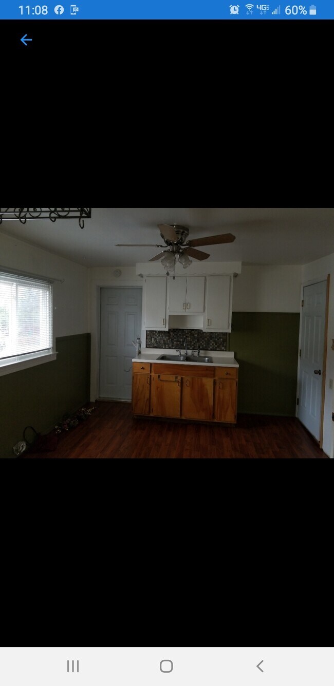 Kitchen - 201 Mackinaw St