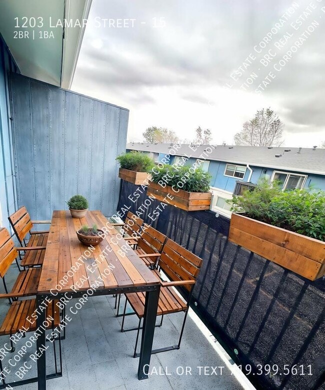 Building Photo - 1203 N Lamar St