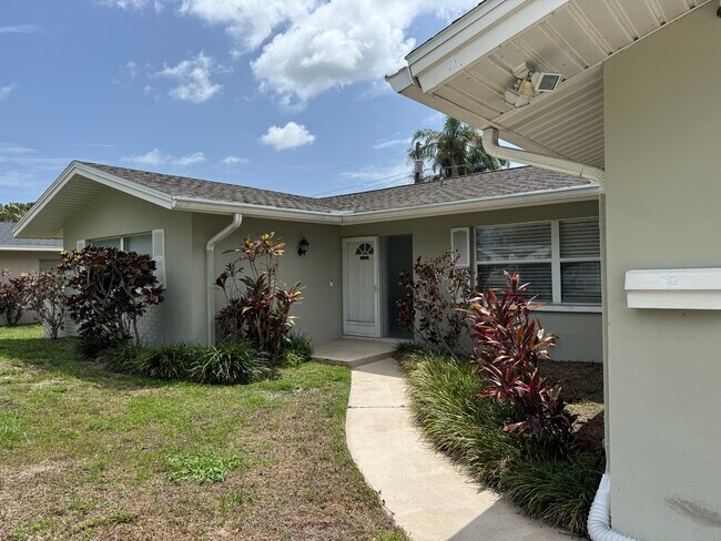 Primary Photo - 1400 Viewtop Dr