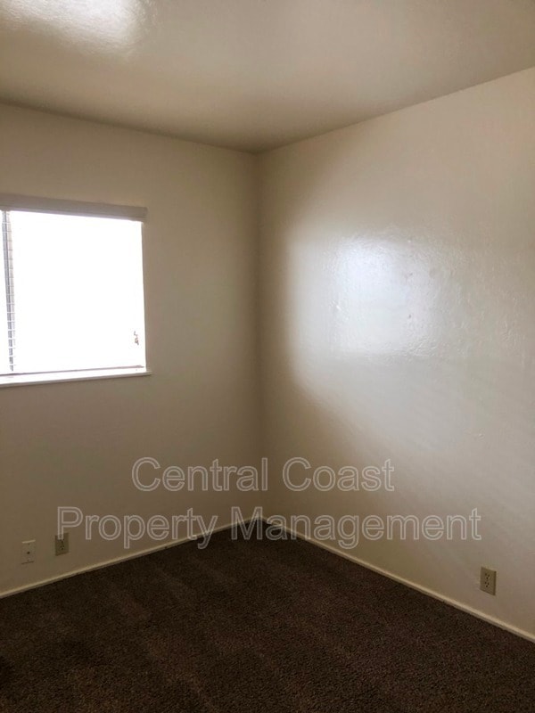 Building Photo - 1021 Funston Ave