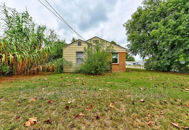 Building Photo - 410 E Steed Dr