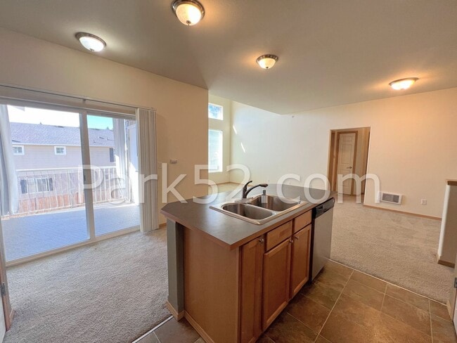 Building Photo - 2 Bedroom Condo in DuPont