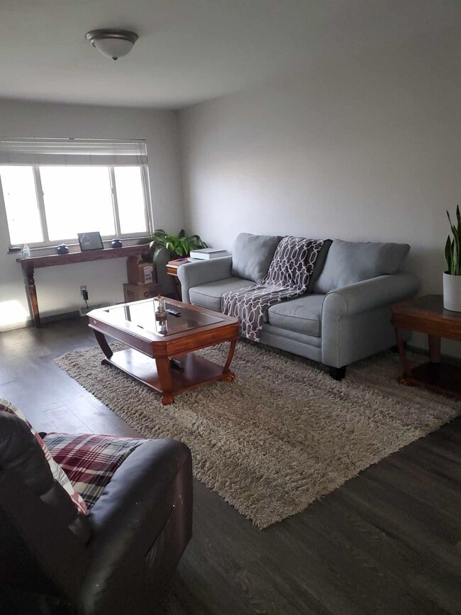 Building Photo - 217 S Wiggins Dr