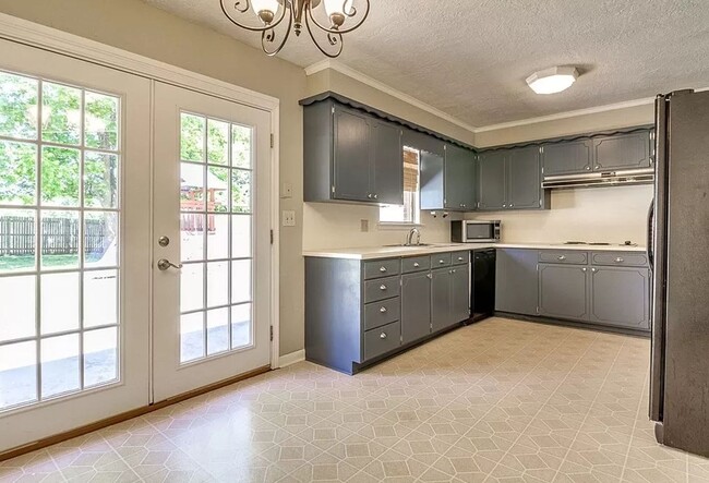 Building Photo - Charming 3 Bed, 1.5 Bath Home in Central Norman