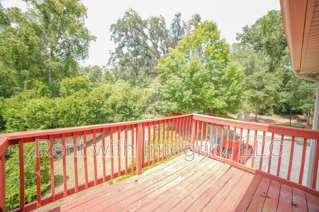 Building Photo - 741 White Dr