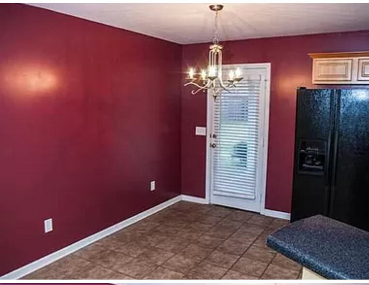 Dining area - 310 Orchard Way