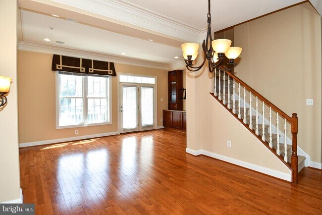 Building Photo - 589 Cedar Spring St