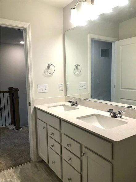 Building Photo - 825 Falls Grove Trl