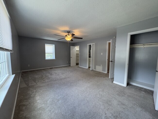 Building Photo - 1501 Antler Cir