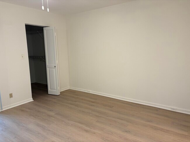 Building Photo - 2303 Lucaya Ln