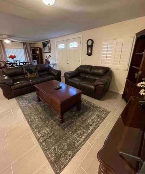 Building Photo - 73390 Broadmoor Dr