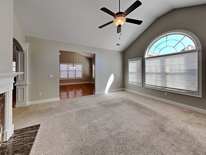 Building Photo - 412 Icicle Ct