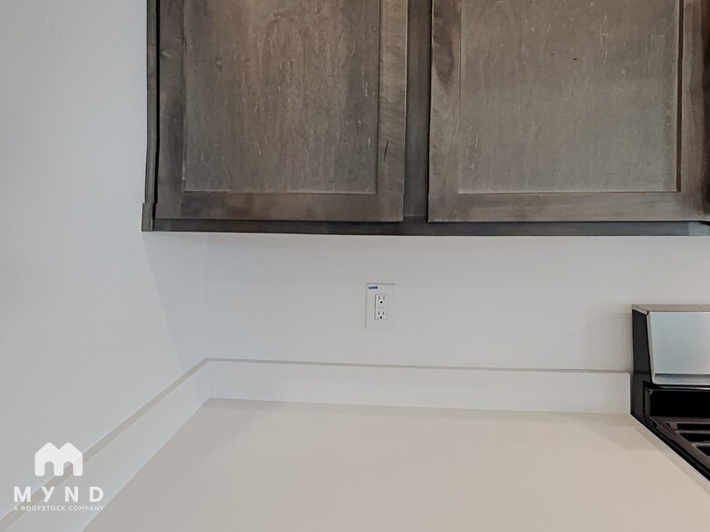 Building Photo - 13409 W Tether Trail