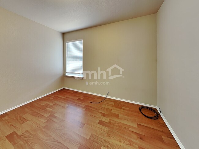 Building Photo - 721 Nancy Dr