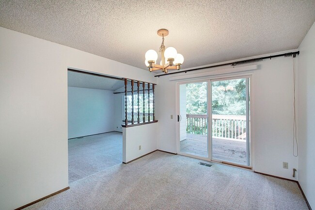 Building Photo - 5Bd/3Ba Edmonds House