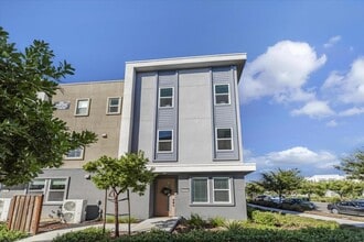 Building Photo - 6568 Vision Ct