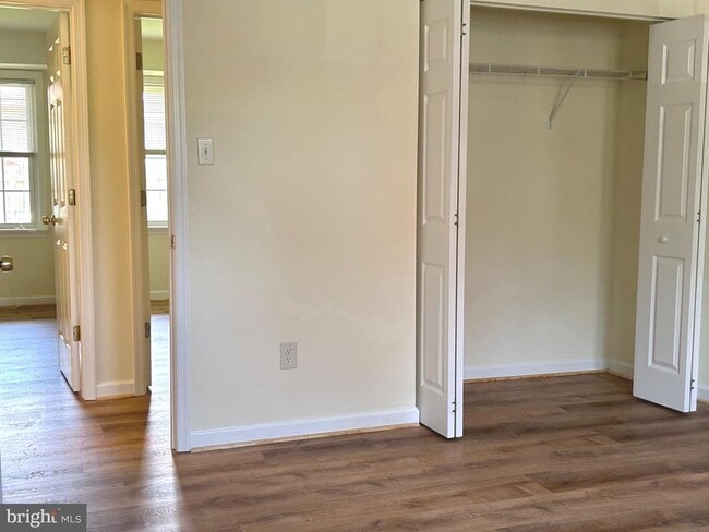 Building Photo - 136 Fairfield Dr