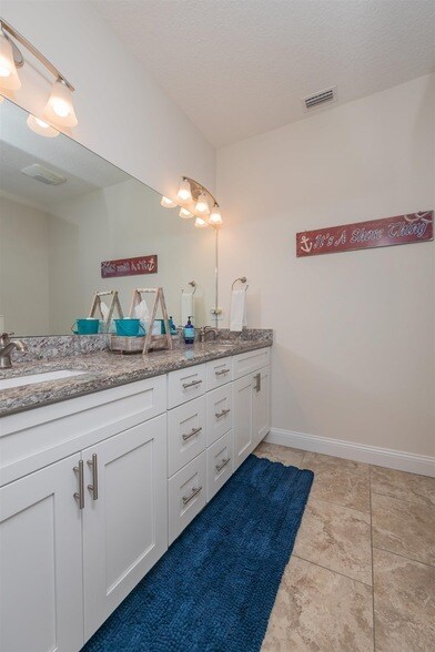 Building Photo - 6832 Middleton Ave