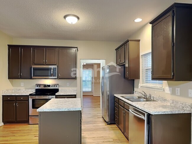 Building Photo - 13324 Damson Dr