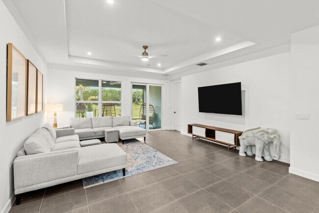 Building Photo - 9165 Remy Ln