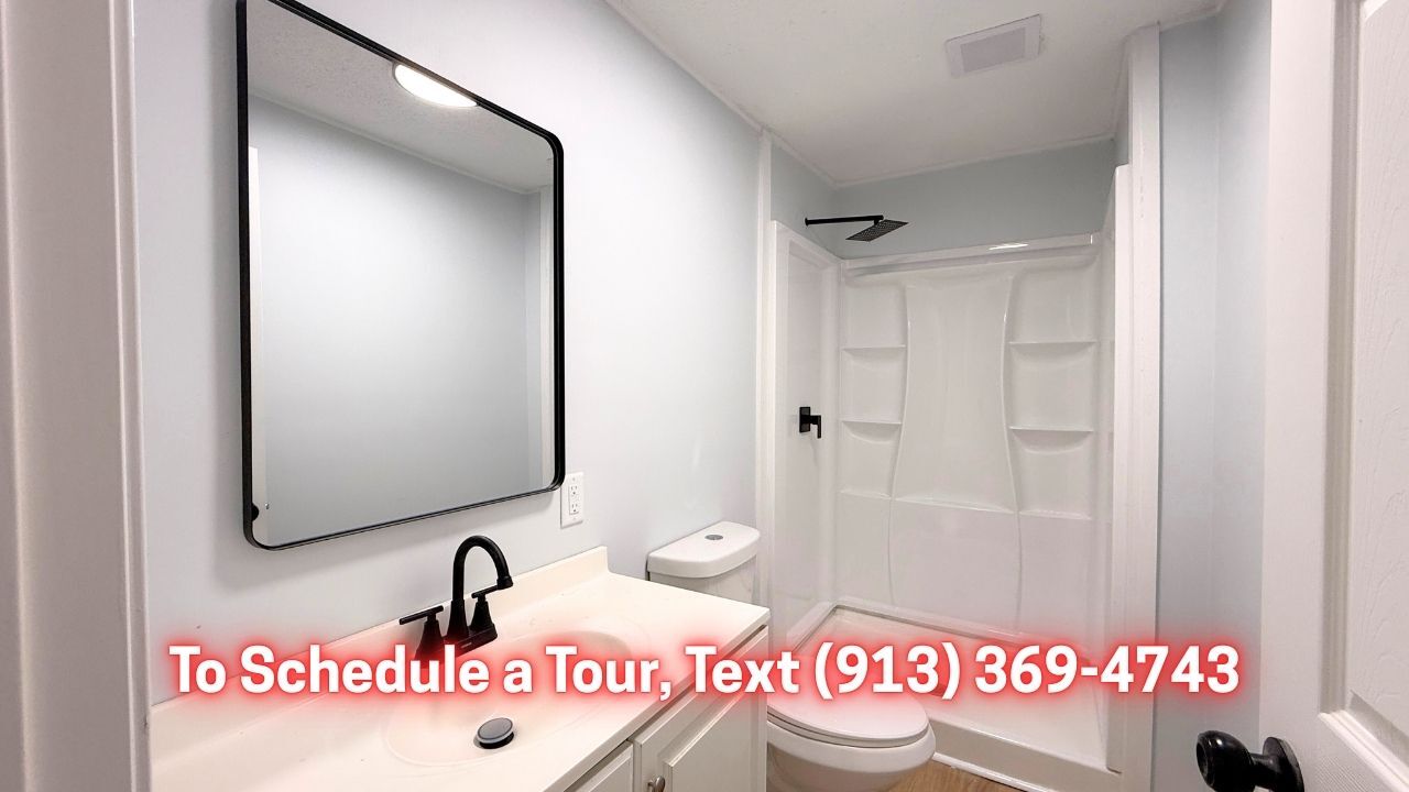 Building Photo - 913 S Main Rd