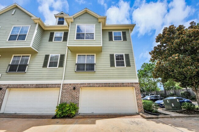 Building Photo - 3001 Murworth Dr