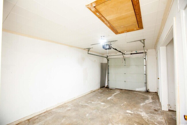 Building Photo - 513 Nan Cir