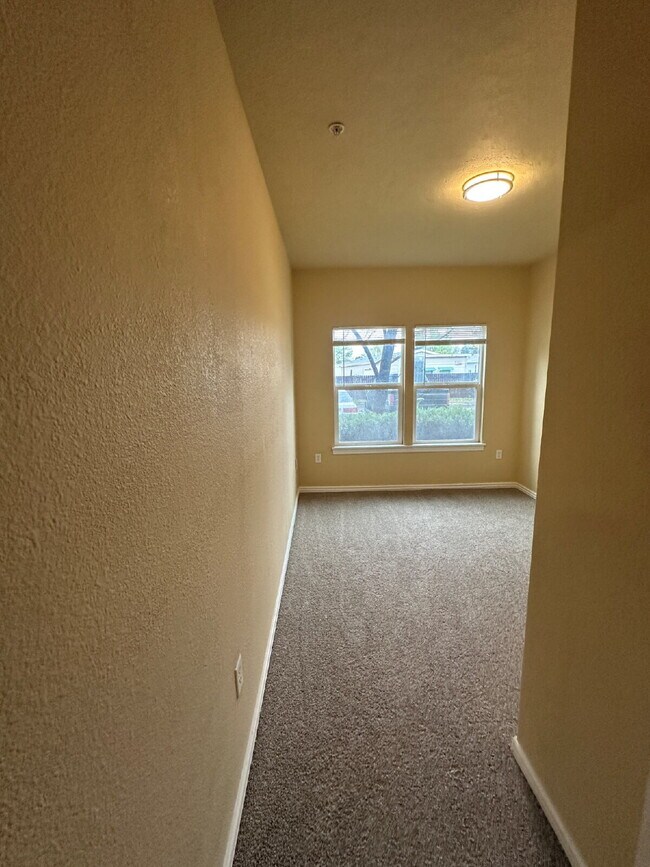 Building Photo - 10151 W Rifleman Ln