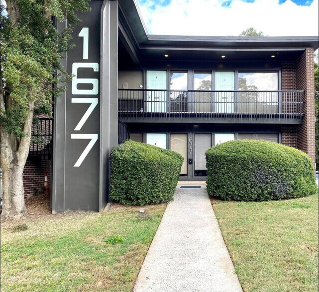 Primary Photo - 1677 Dorsey Ave