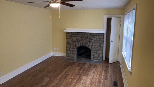 Building Photo - 908 Watervliet Ave