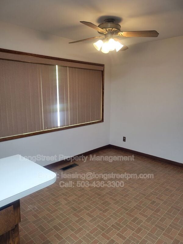 Building Photo - 14625 NE Knott Ct