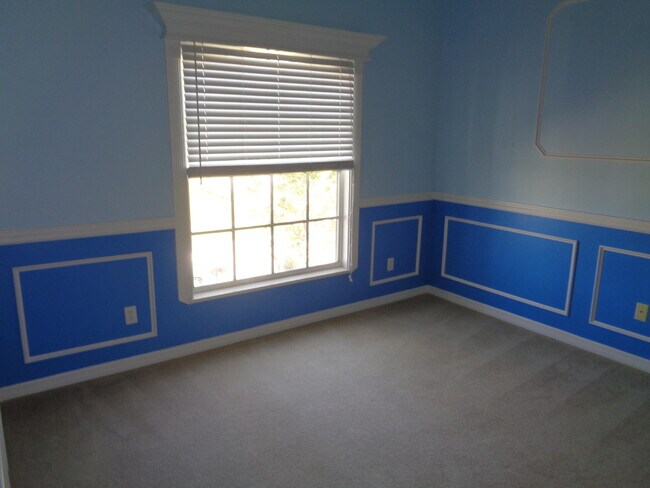 Building Photo - 231 11th Square SW