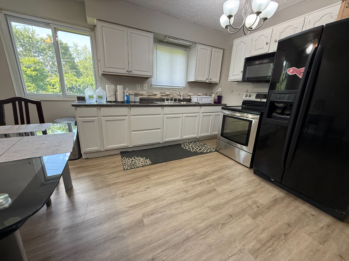 Full Kitche n - 4801 Beaucroft Ct