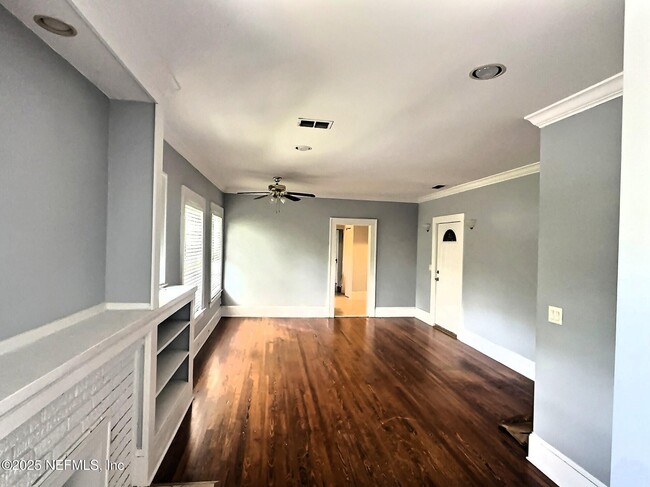 Building Photo - 1732 Naldo Ave