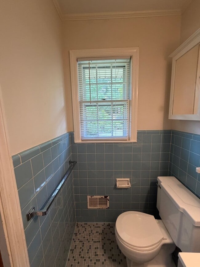 Building Photo - 215 Lesesne Dr