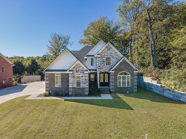 Building Photo - 601 Joyce Ave