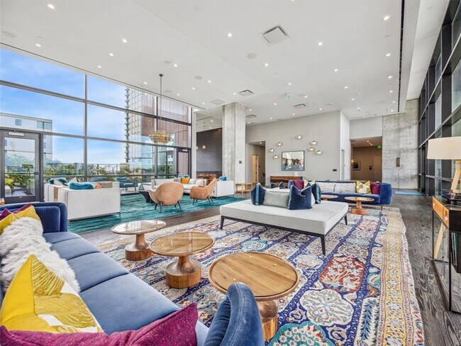 Building Photo - 70 Rainey St