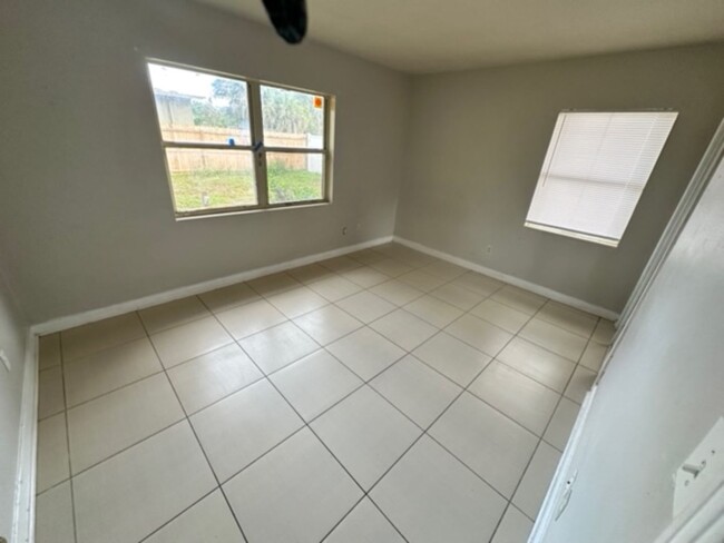 Building Photo - Move Fast on This Extra-Spacious 3-Bedroom...