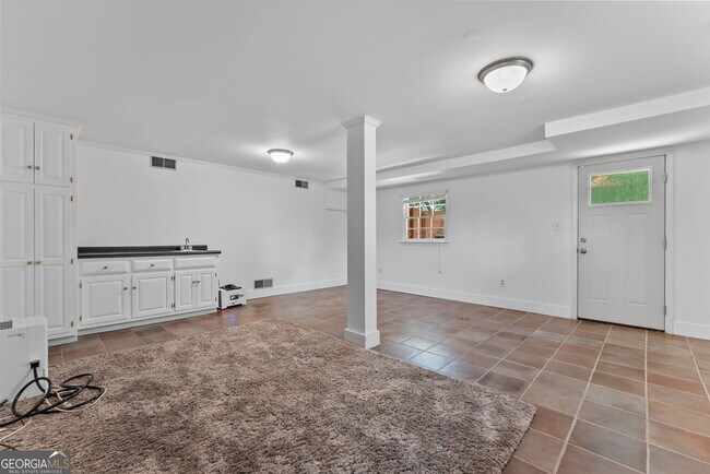 Building Photo - 206 Fortson Dr
