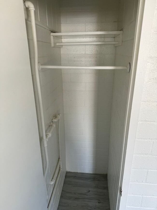 Building Photo - Maunawai Apts