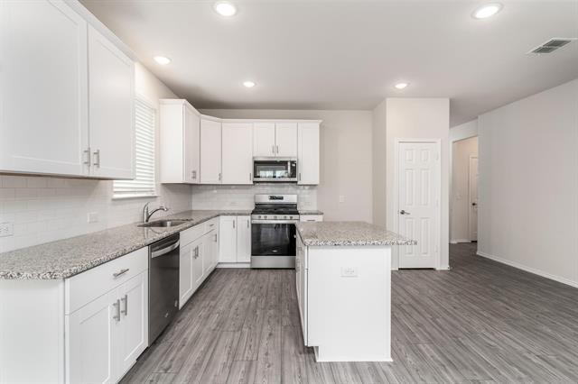 Building Photo - 802 Egret St